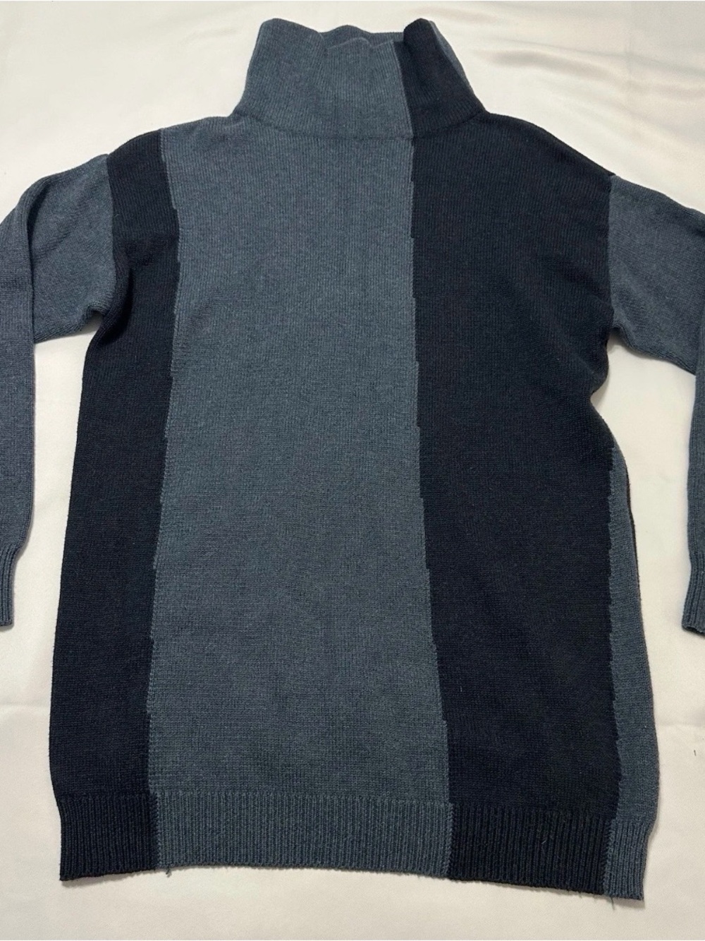 Wrap London Women’s 6 Navy Blue Gray Color Block Turtleneck Sweater 100% Cotton